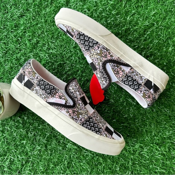 💫Vans Classic Slip On Patchwork Floral SEND OFFERS - Picture 7 of 10